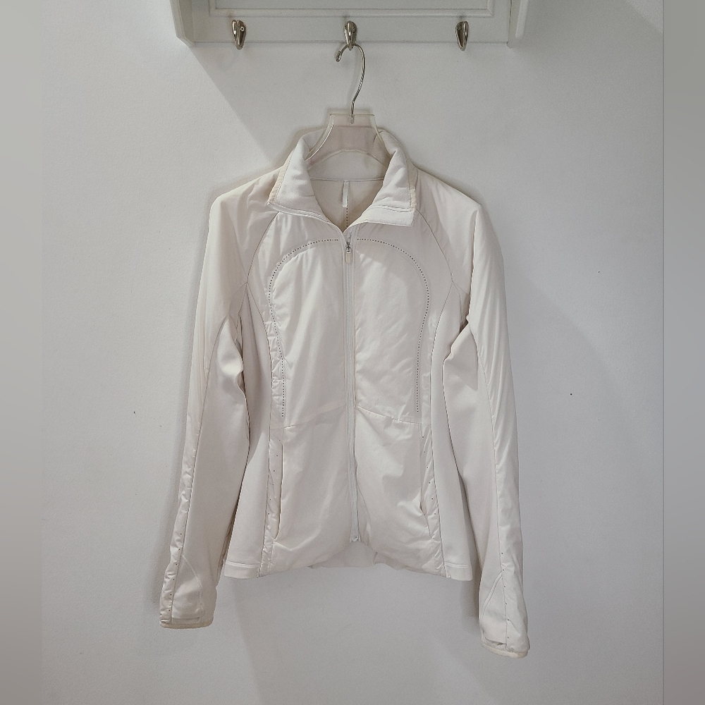 Lululemon Run For Cold Thermo-regulating Reflective Active Jacket in White Sz 4 - Picture 4 of 16